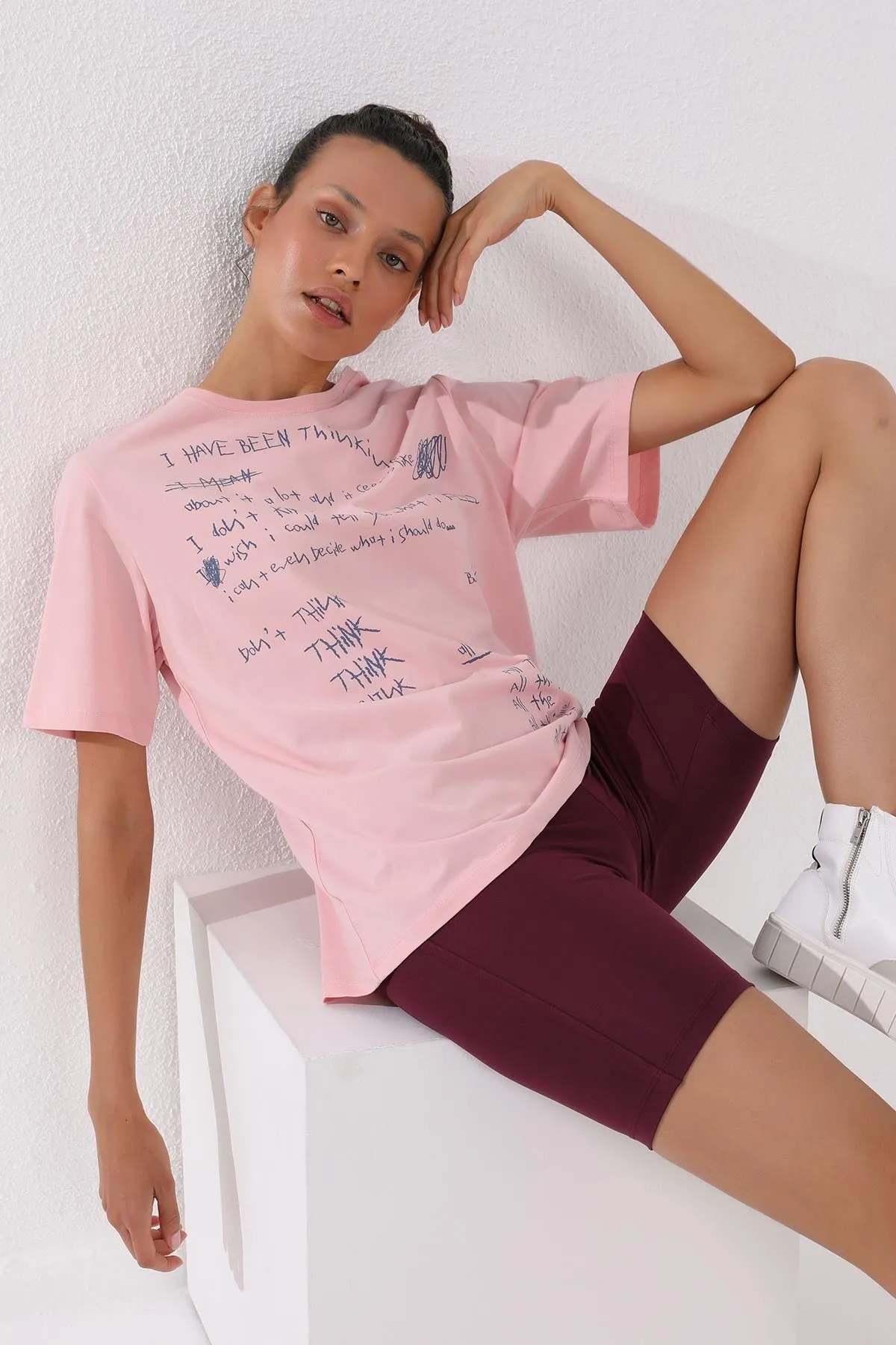 el yazisi baskili o yaka kadin oversize t-shirt - 97137