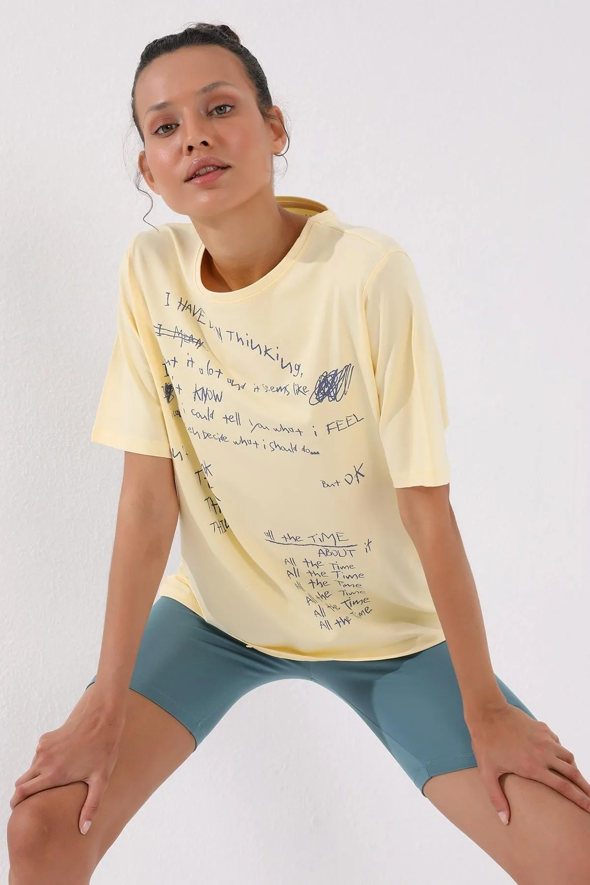 el yazisi baskili o yaka kadin oversize t-shirt - 97137