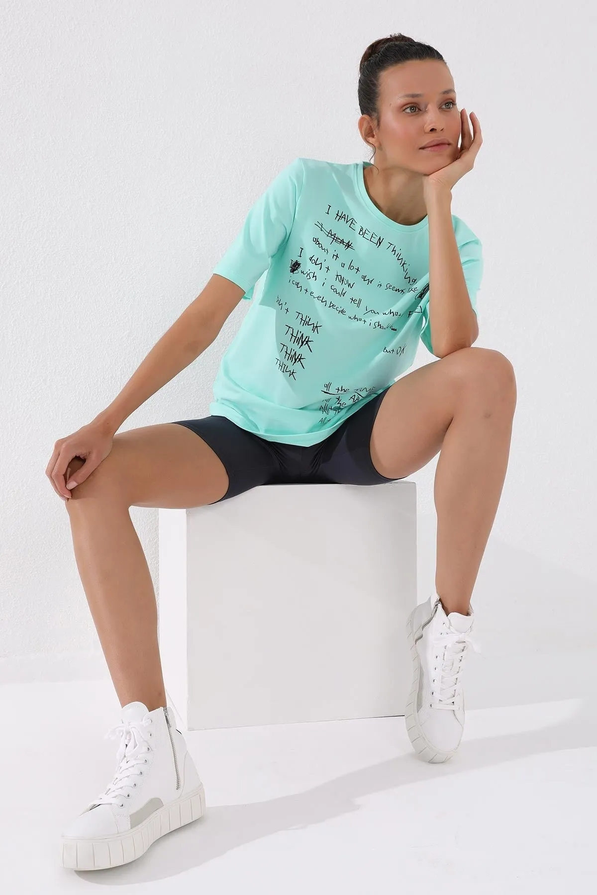 el yazisi baskili o yaka kadin oversize t-shirt - 97137