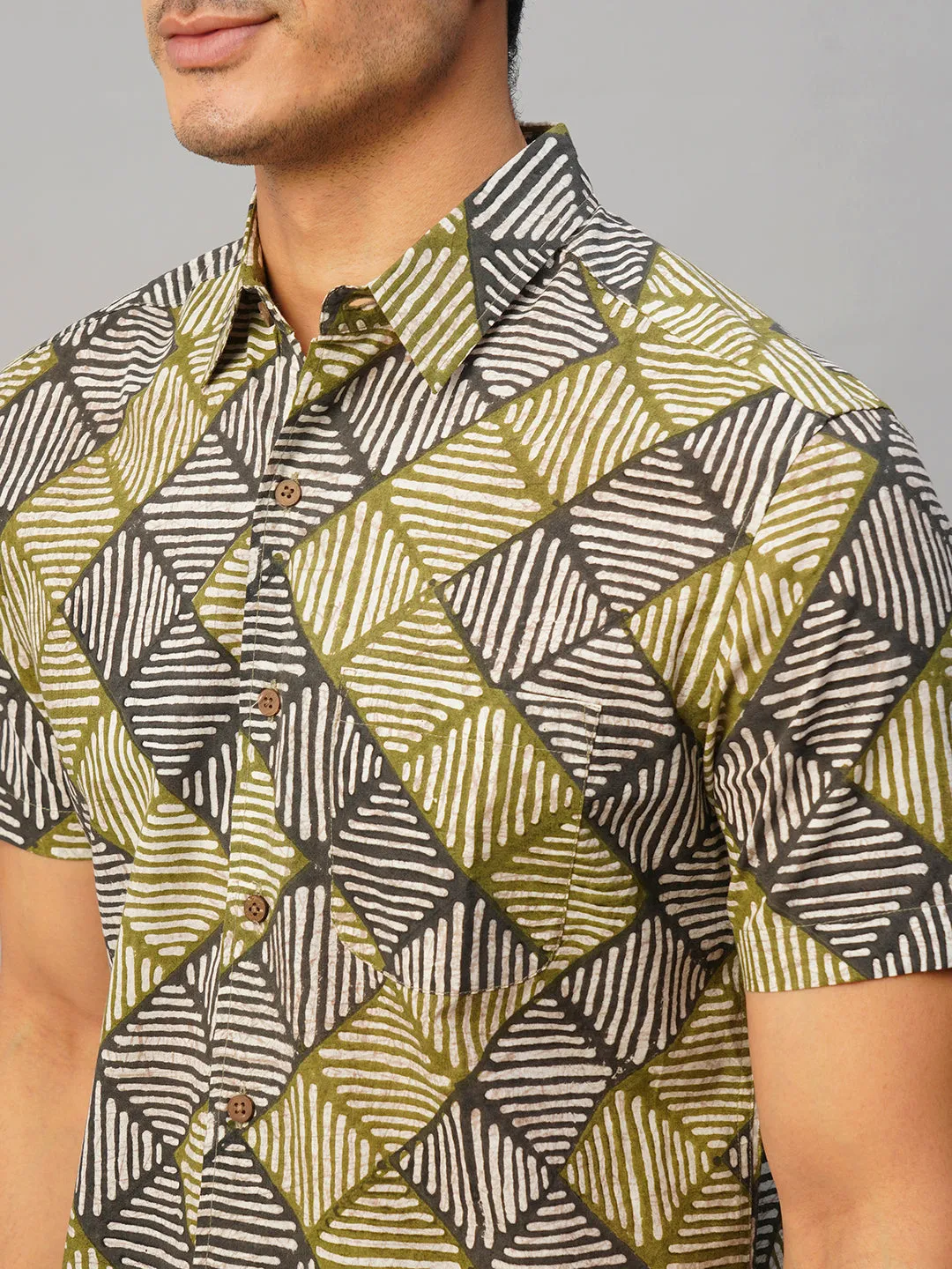 Men's Cotton Batik Printed Regular Fit Olive/Black Shirt
