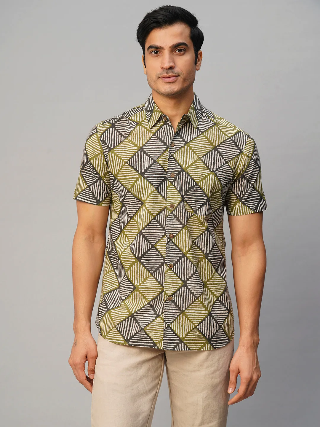 Men's Cotton Batik Printed Regular Fit Olive/Black Shirt