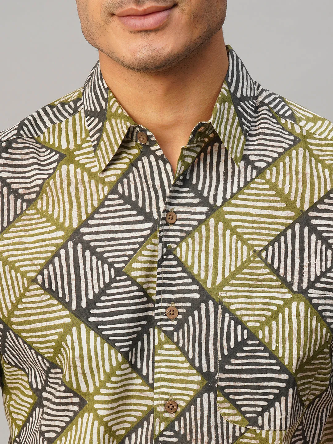 Men's Cotton Batik Printed Regular Fit Olive/Black Shirt
