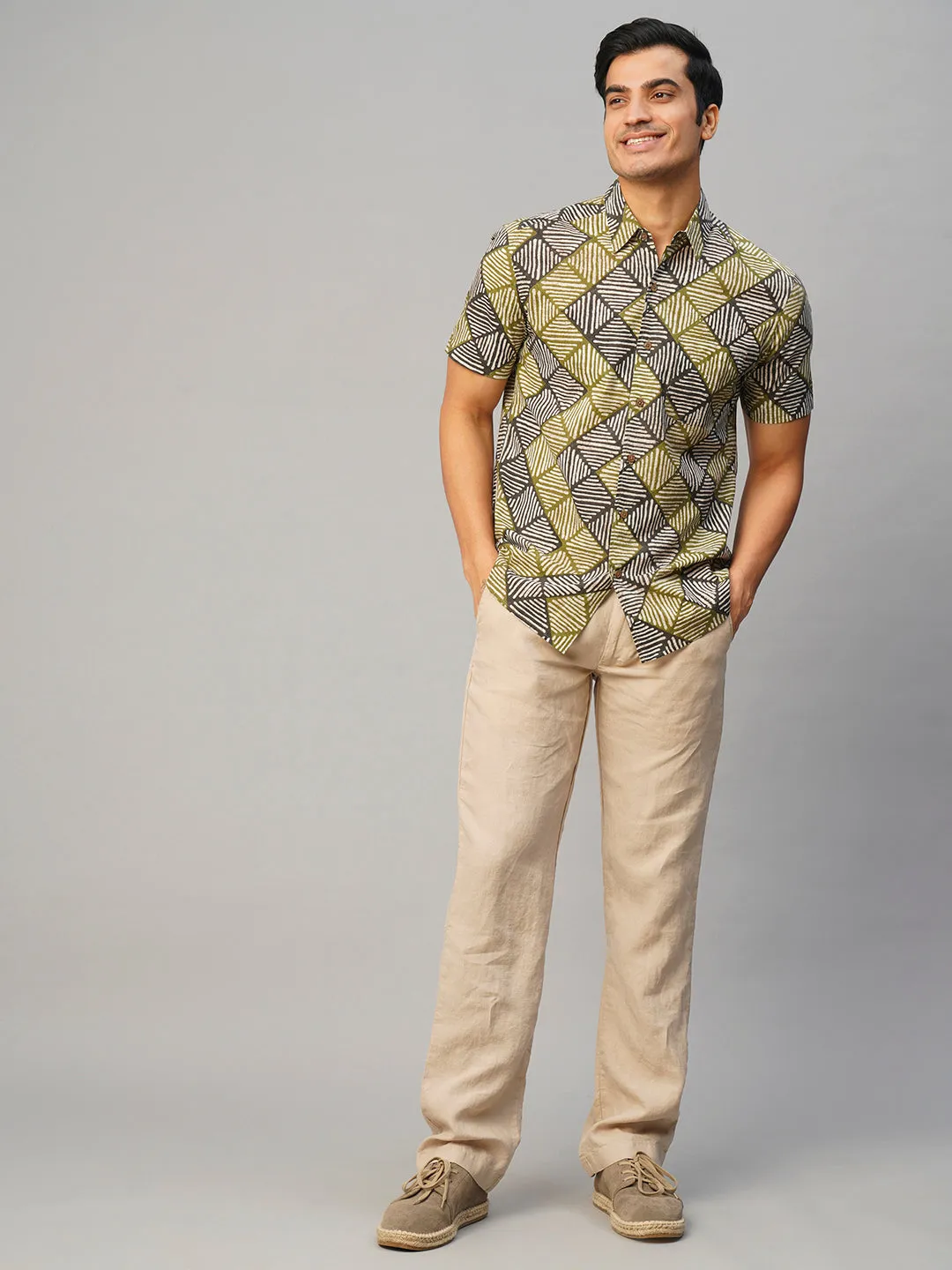 Men's Cotton Batik Printed Regular Fit Olive/Black Shirt